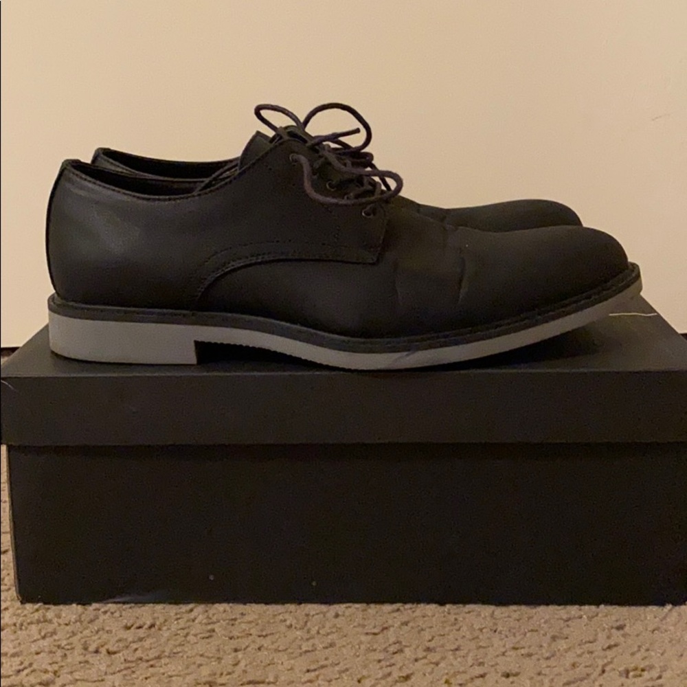 Men’s black dress shoes
